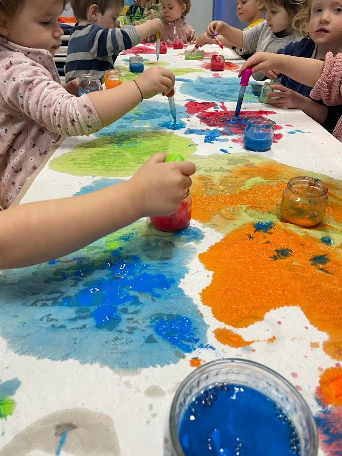 Pittura e sperimentazione con i colori