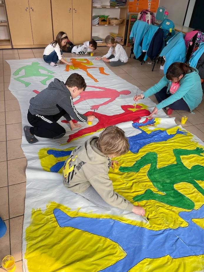 Un laboratorio artistico collettivo tra forme e colori