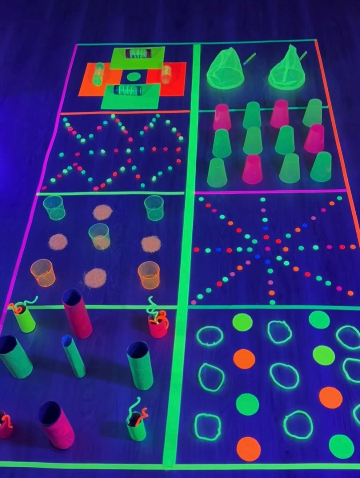 Forme geometriche e colori fluorescenti